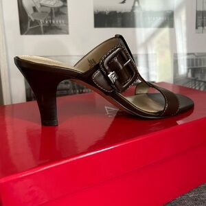 Anne Klein brown leather sandals